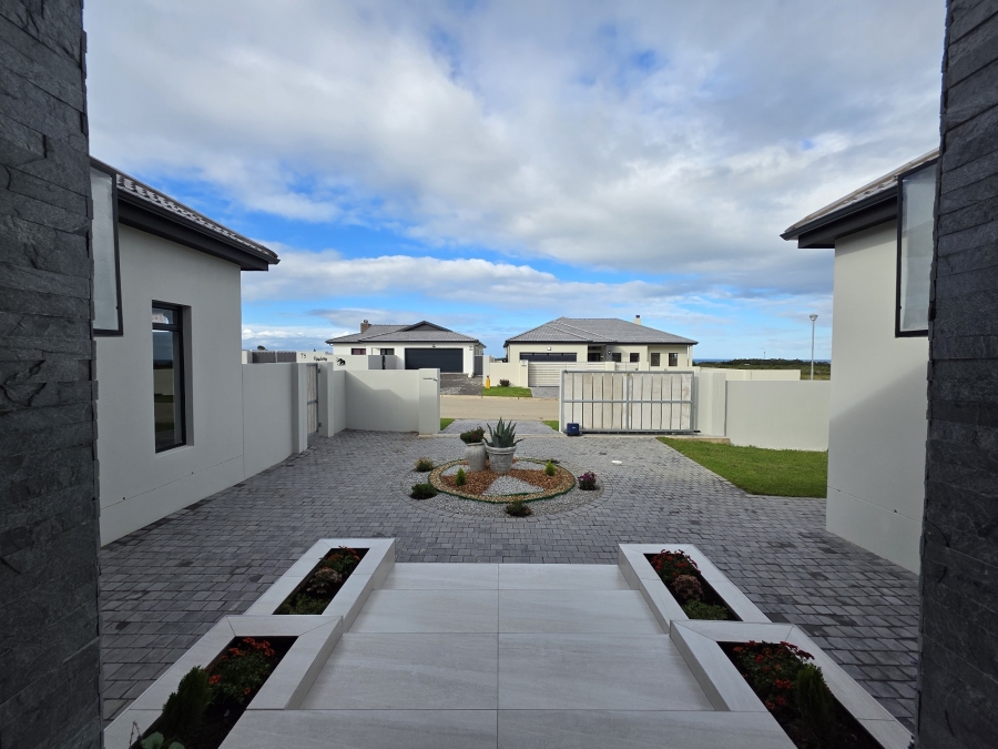 4 Bedroom Property for Sale in Fountains Estate Eastern Cape